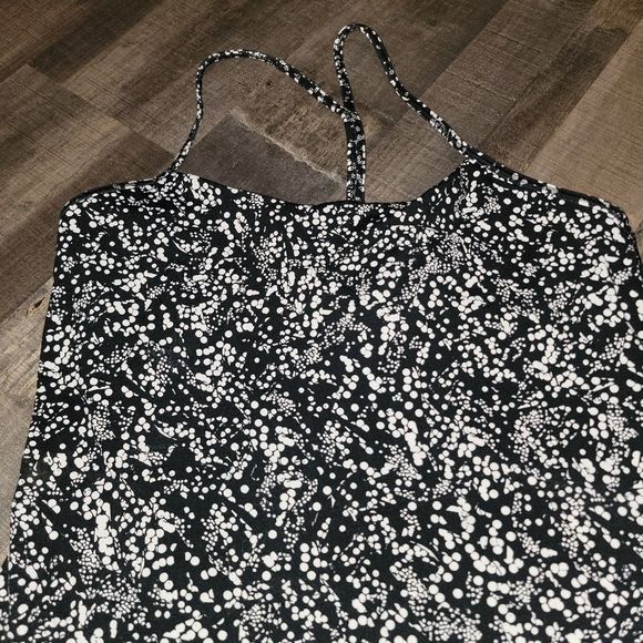 Lululemon power pose tank size 10 - Picture 6 of 8